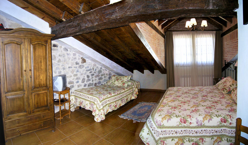 Готель Casa Paulino Corrales De Buelna Номер фото